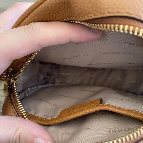 Michael Kors Brown canteen Circle Crossbody Bag - Picture 10 of 10